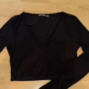 PrettyLittleThing Black Long Sleeve V-Neck Blouse